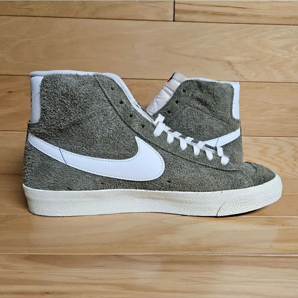 Nike Blazer Mid '77 Vintage Size 10.5 Olive Green Womens Shoes DV7006-201 - Picture 10 of 12